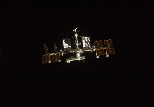 STS135-E-06701