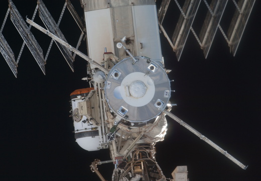 STS135-E-06881