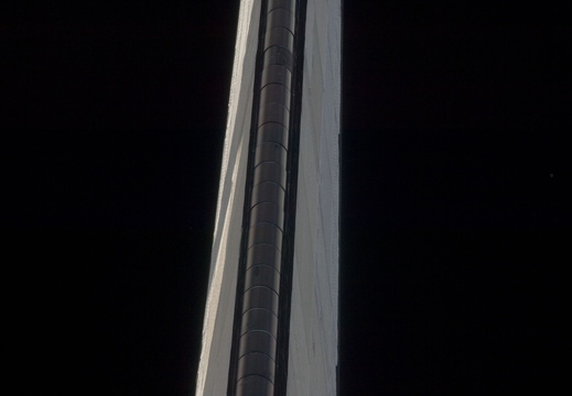 STS135-E-05077
