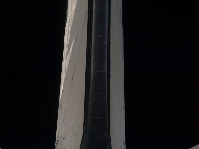 STS135-E-05124