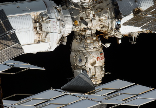STS135-E-11182
