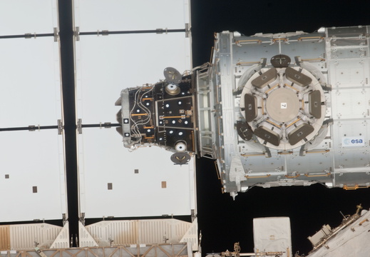 STS135-E-06915