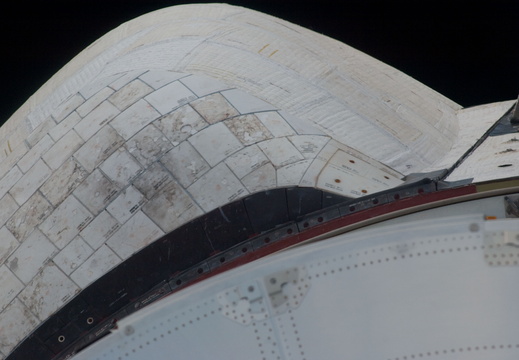 STS135-E-05202