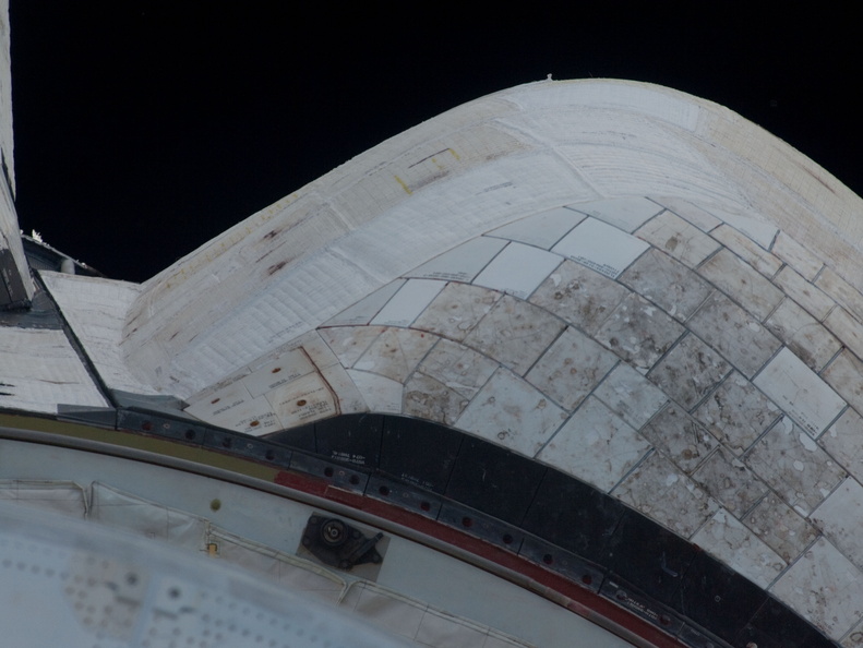 STS135-E-05196