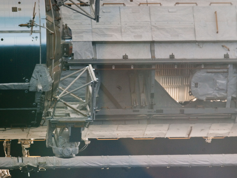 STS135-E-06984