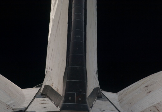 STS135-E-05126