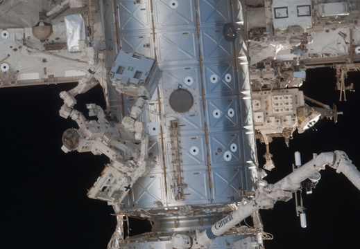 STS135-E-06887