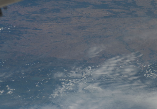 STS135-E-08676