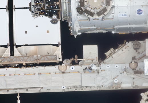 STS135-E-06903