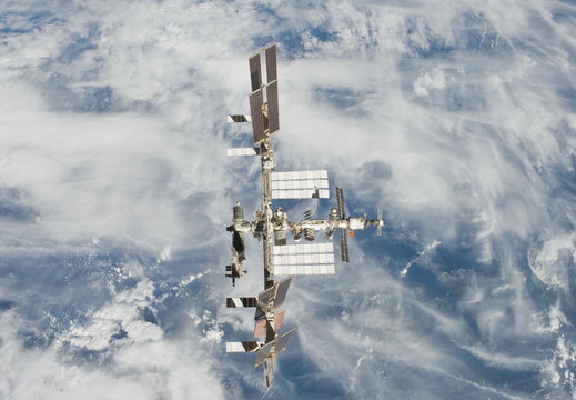 STS135-E-11900