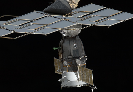 STS135-E-11185