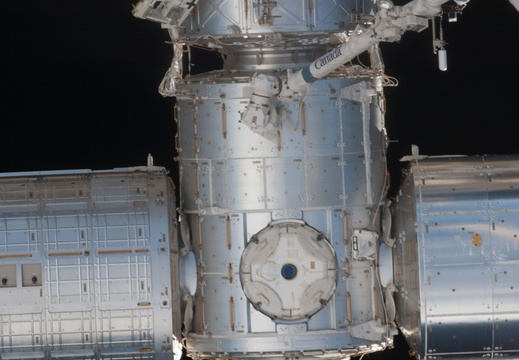 STS135-E-06889