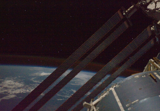 STS135-E-09041