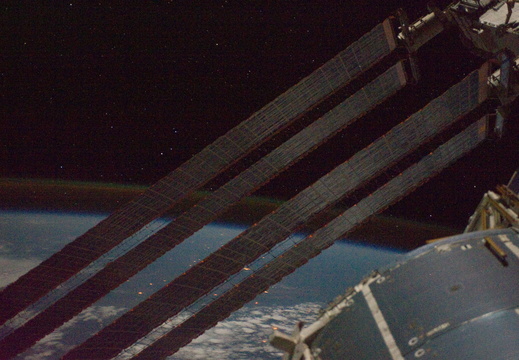 STS135-E-09037