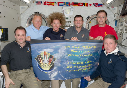 STS135-E-09094