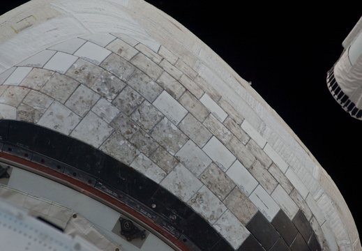 STS135-E-05091