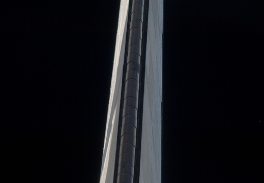 STS135-E-05195