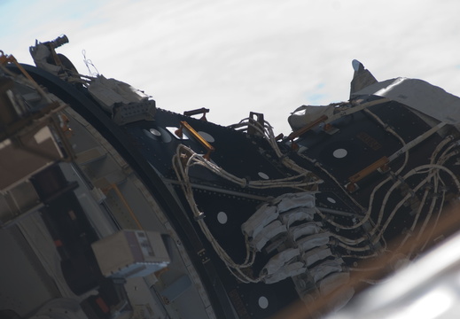 STS135-E-08595