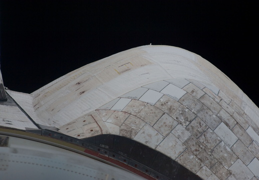 STS135-E-05133