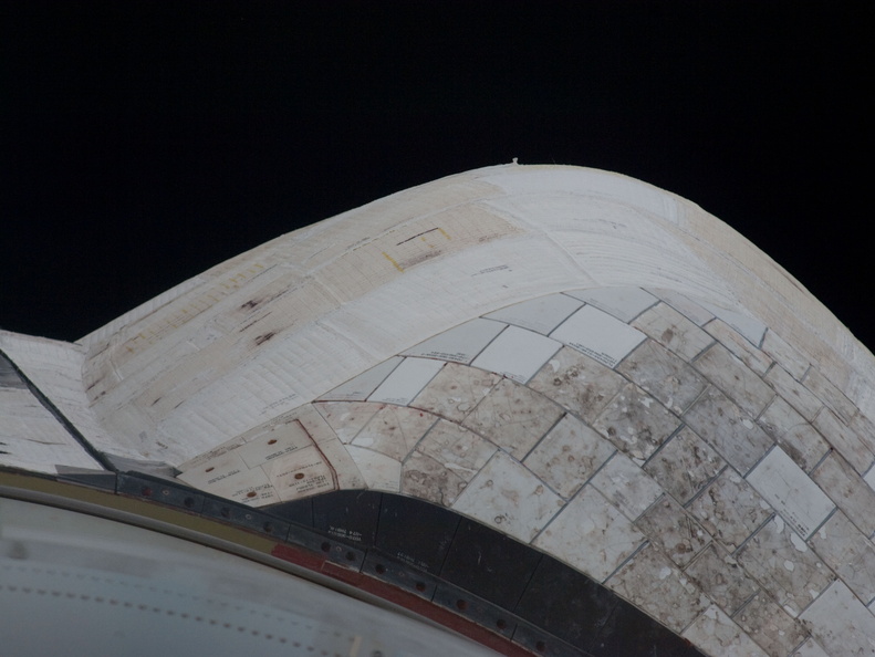 STS135-E-05133