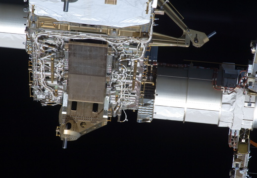 STS135-E-07367