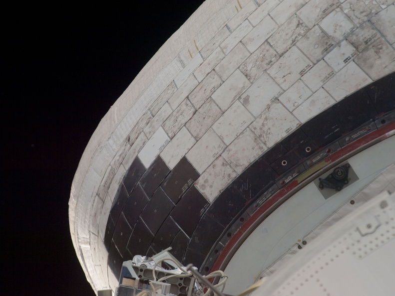STS135-E-05156