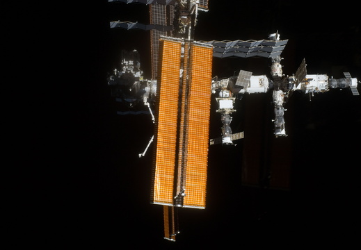 STS135-E-11943