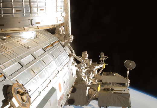 STS135-E-07361