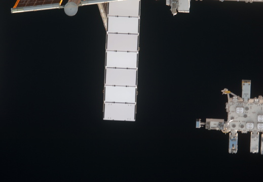 STS135-E-06803