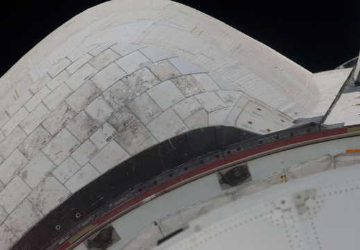 STS135-E-05151