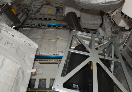 STS135-E-08117