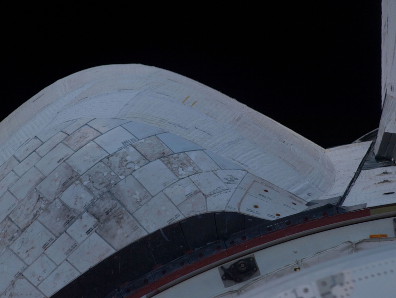 STS135-E-05180
