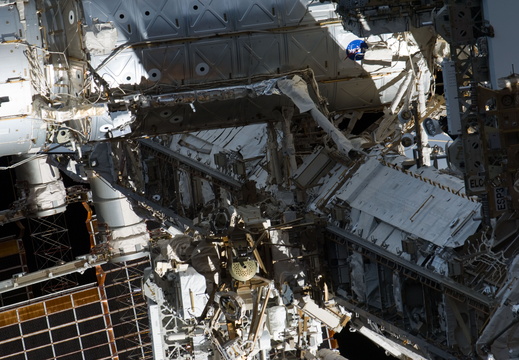 STS135-E-11201