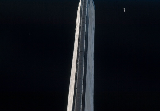 STS135-E-05191
