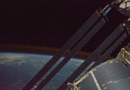 STS135-E-09043