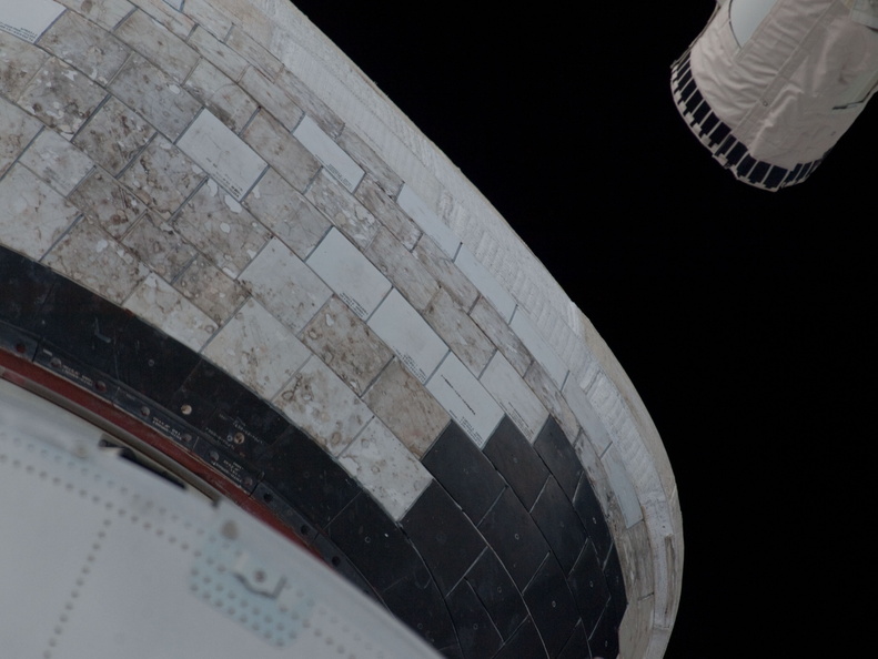 STS135-E-05141