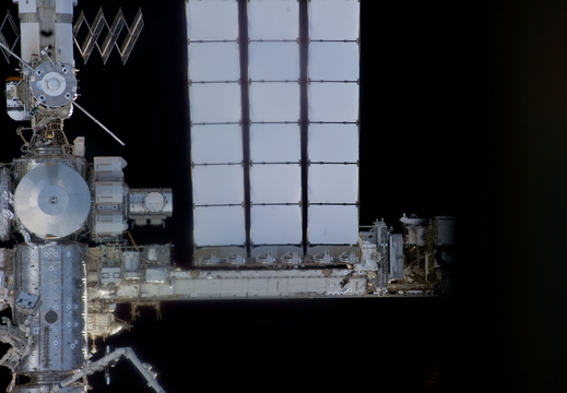 STS135-E-06723