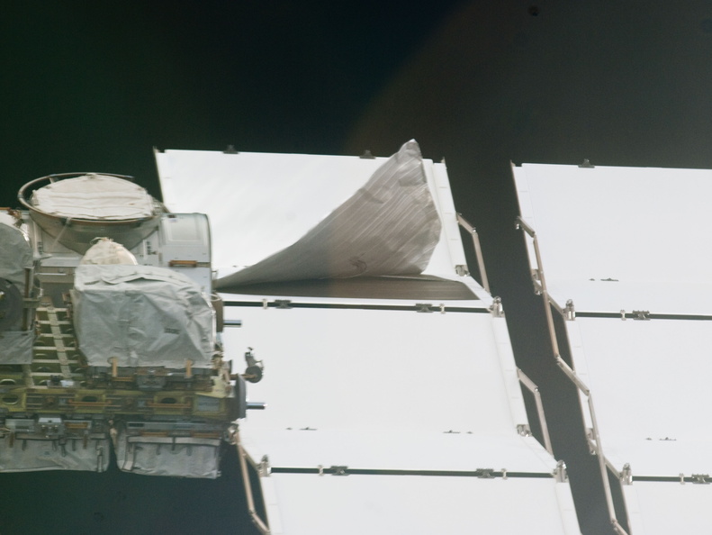 STS135-E-06978