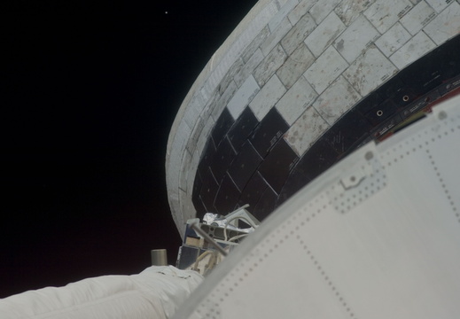 STS135-E-05109