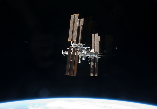 STS135-E-11828