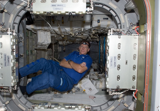 STS135-E-08870