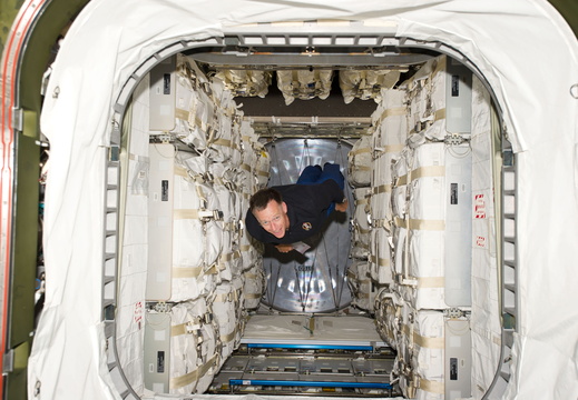 STS135-E-07426