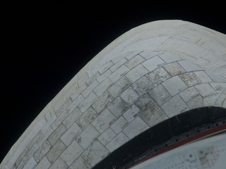 STS135-E-05102