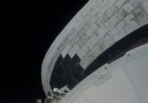 STS135-E-05107