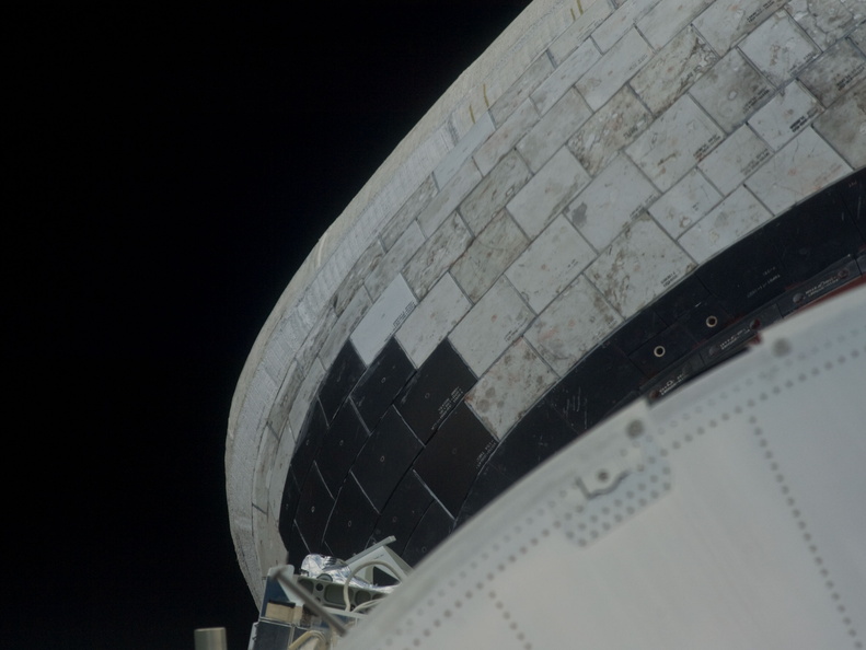 STS135-E-05107