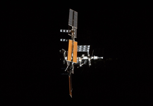 STS135-E-11952
