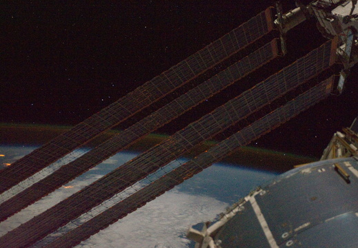 STS135-E-09035