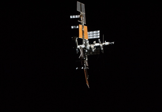 STS135-E-11959