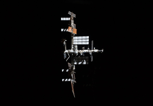 STS135-E-11969
