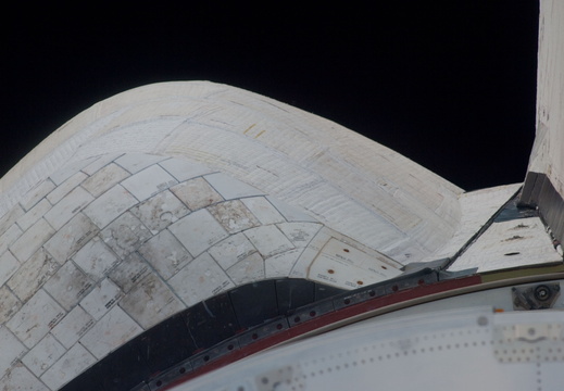 STS135-E-05201